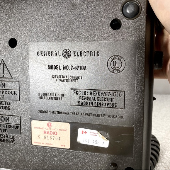 General Electric Combination FM/AM Clock Radio Telephone 7-4710 - Picture 16 of 17